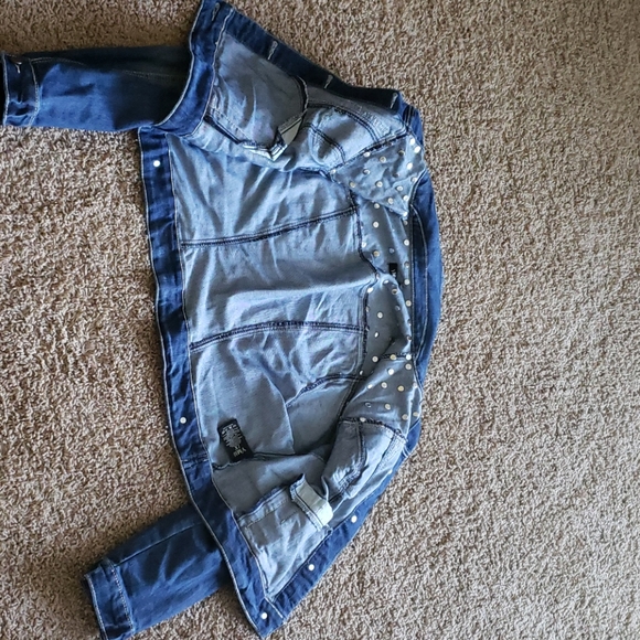 Jacket - Picture 4 of 5